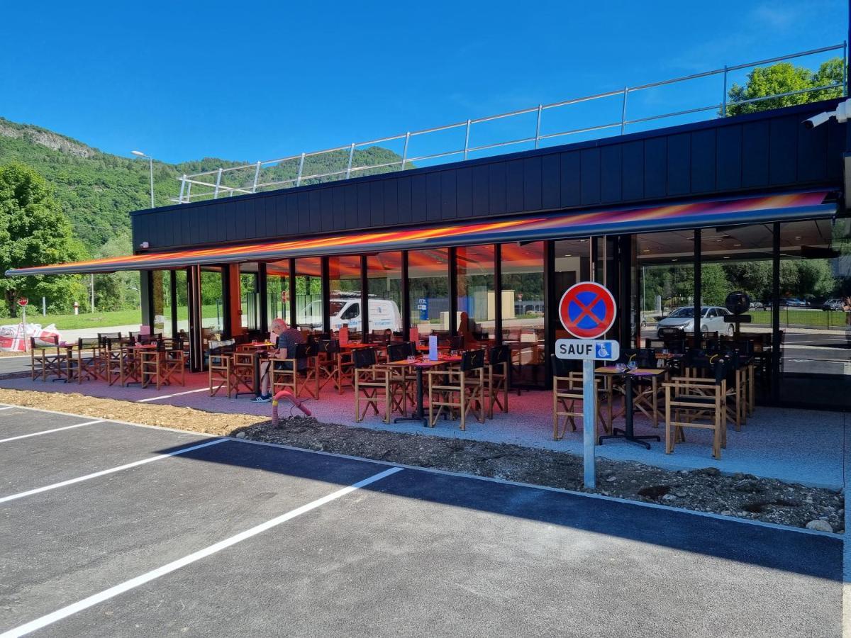 Hotel Restaurant Akena Molinges - La Brocatelle Saint-Claude Buitenkant foto