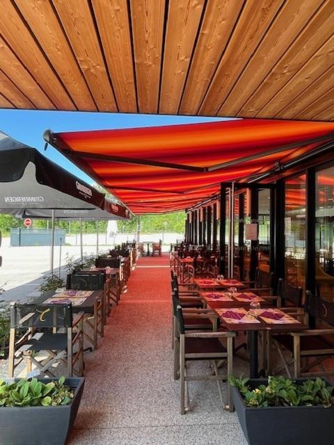 Hotel Restaurant Akena Molinges - La Brocatelle Saint-Claude Buitenkant foto