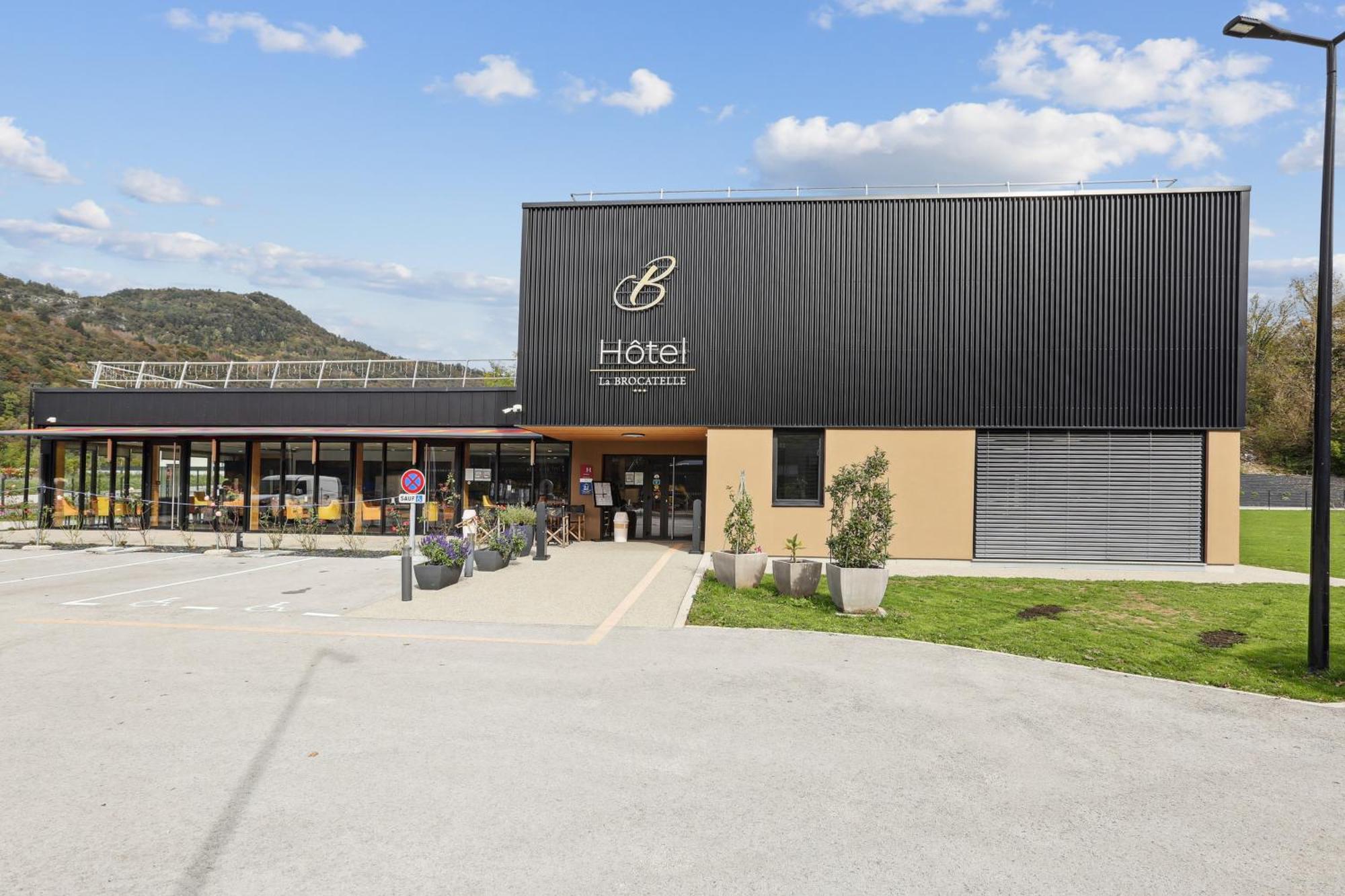 Hotel Restaurant Akena Molinges - La Brocatelle Saint-Claude Buitenkant foto